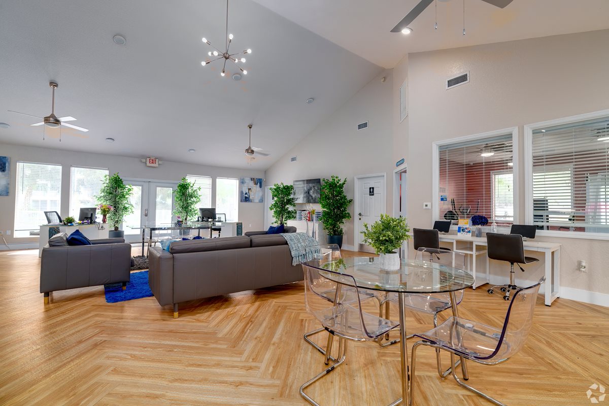 Village Lakes Apartments